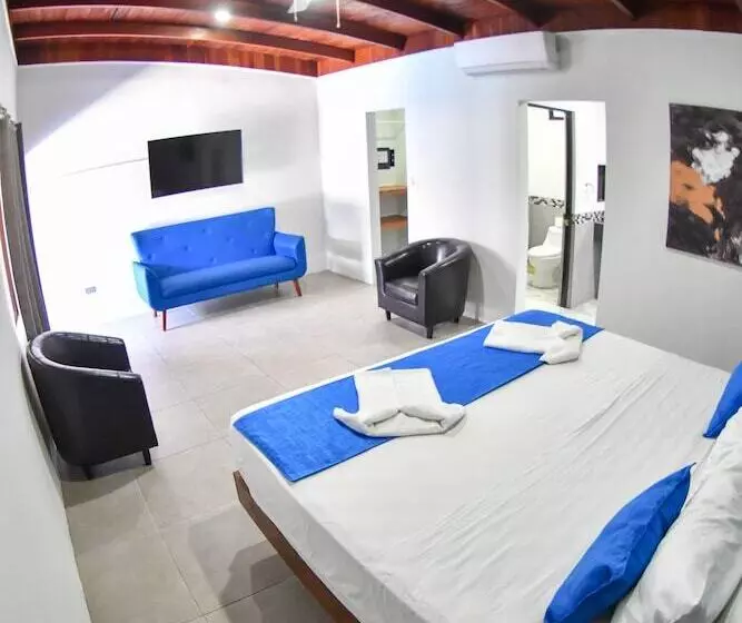 Republik Hotel, Bistro And Nightclub On Site