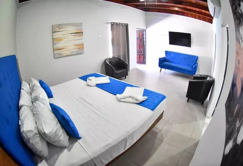 Republik Hotel, Bistro And Nightclub On Site