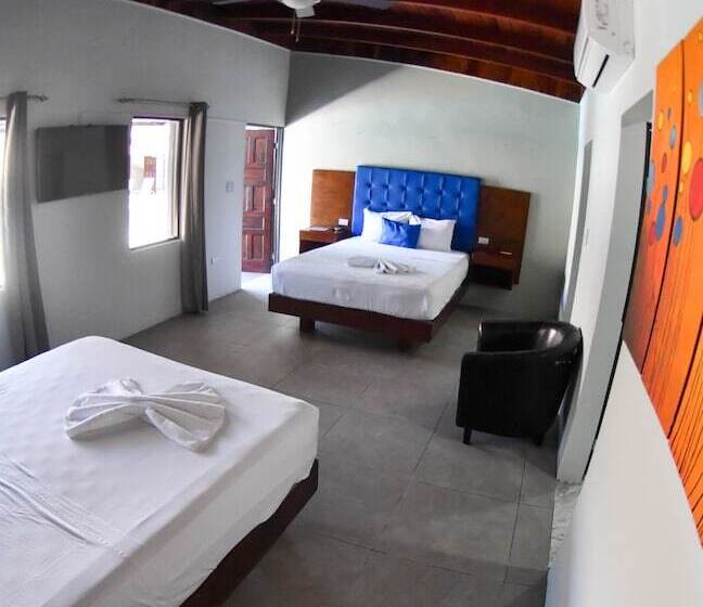 Republik Hotel, Bistro And Nightclub On Site