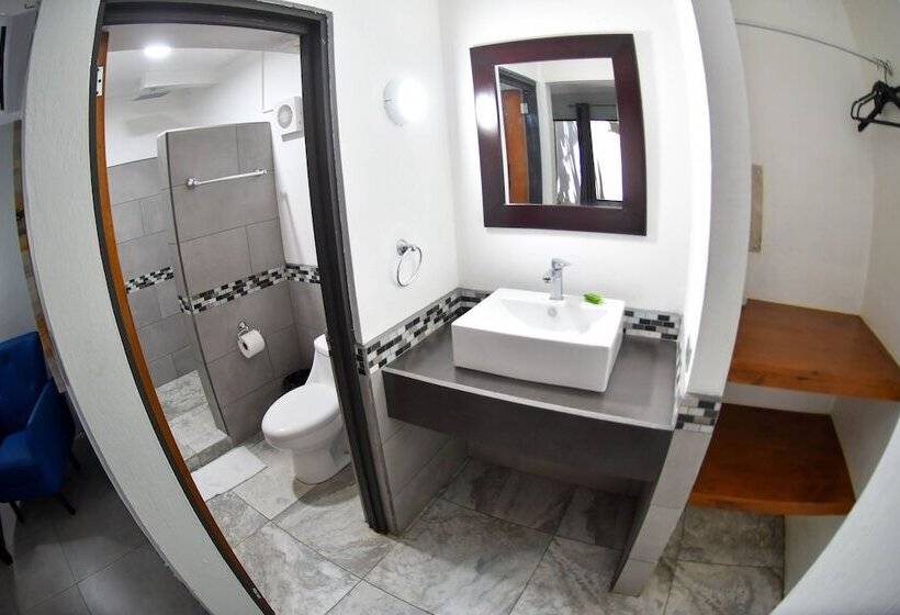 Republik Hotel, Bistro And Nightclub On Site