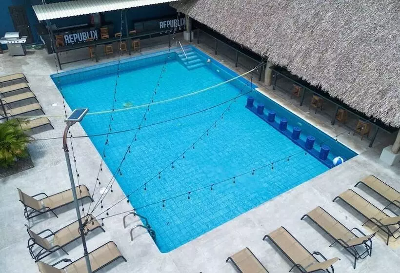 Republik Hotel, Bistro And Nightclub On Site