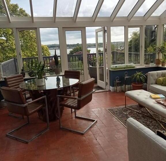 Bed and Breakfast Oakhurst Guesthouse