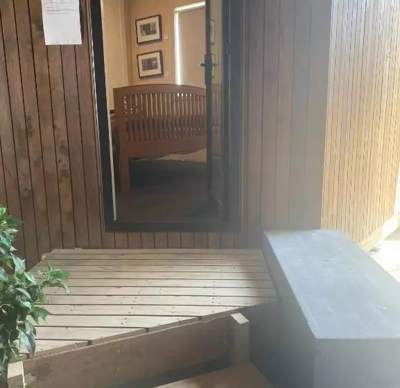 Aamiaismajoitus (B&B) Stay At The Art Gallery