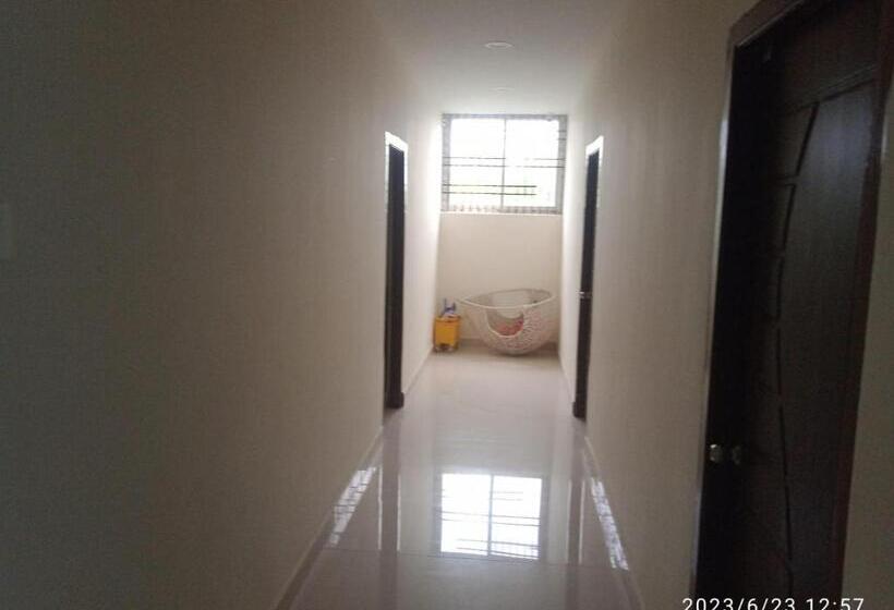 Hotelli Sri Kamakshi Bhavan