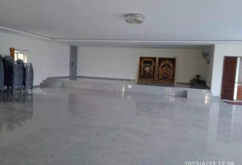 Hotelli Sri Kamakshi Bhavan