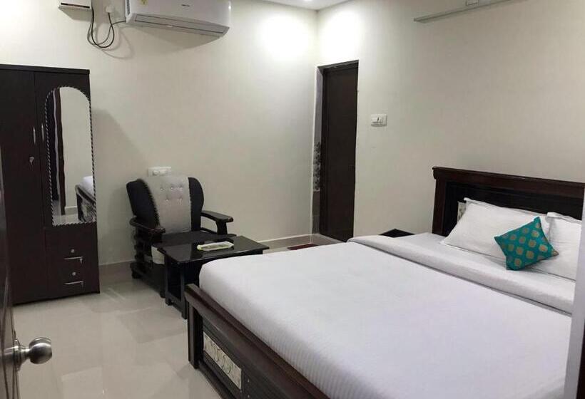 Hotelli Sri Kamakshi Bhavan