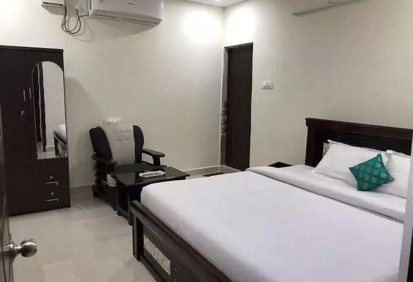 Hotelli Sri Kamakshi Bhavan