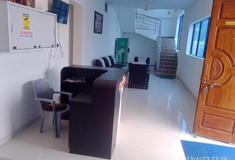 Hotelli Sri Kamakshi Bhavan