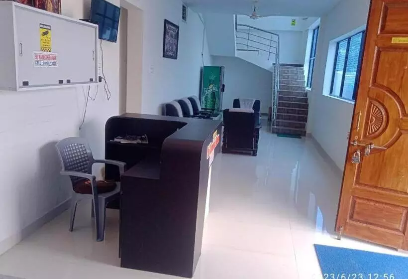 Hotelli Sri Kamakshi Bhavan