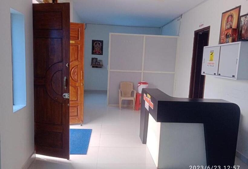 Hotelli Sri Kamakshi Bhavan