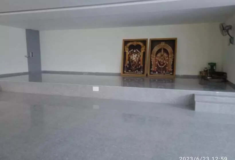 Hotelli Sri Kamakshi Bhavan