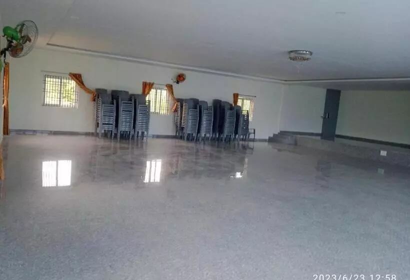 Hotelli Sri Kamakshi Bhavan