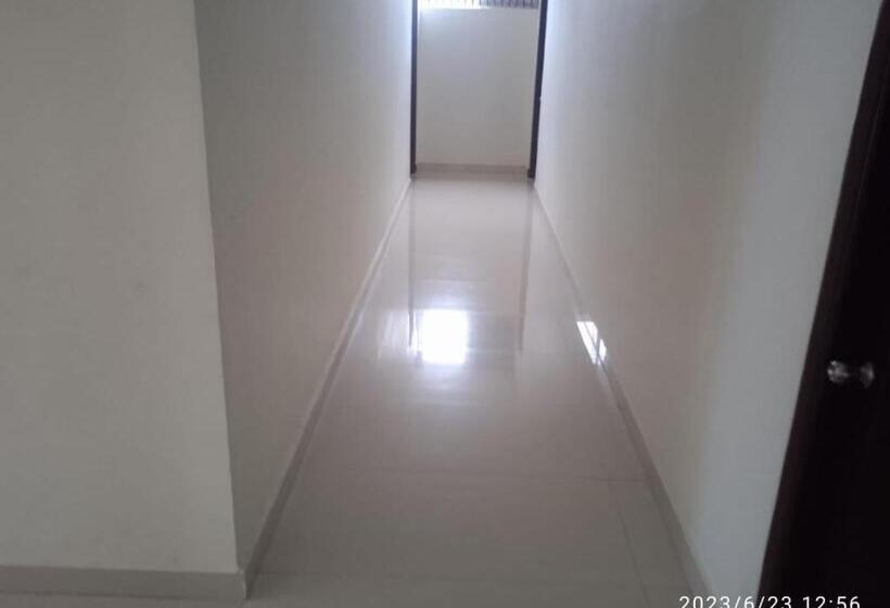 Hotelli Sri Kamakshi Bhavan