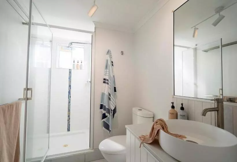 Indulge Beachfront At Dolphin Heads Resort   Lousha Bach