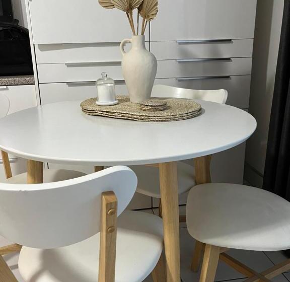 Indulge Beachfront At Dolphin Heads Resort Lousha Bach