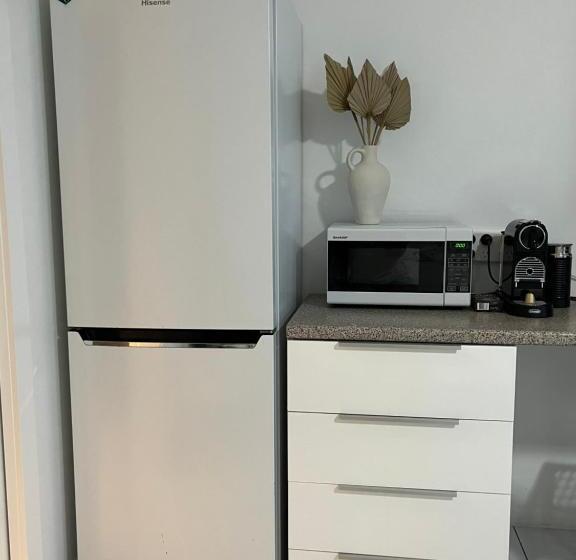 Indulge Beachfront At Dolphin Heads Resort Lousha Bach