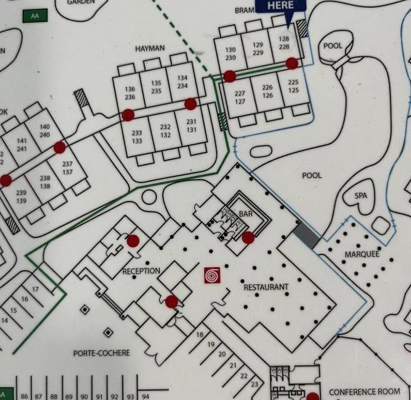 Indulge Beachfront At Dolphin Heads Resort Lousha Bach