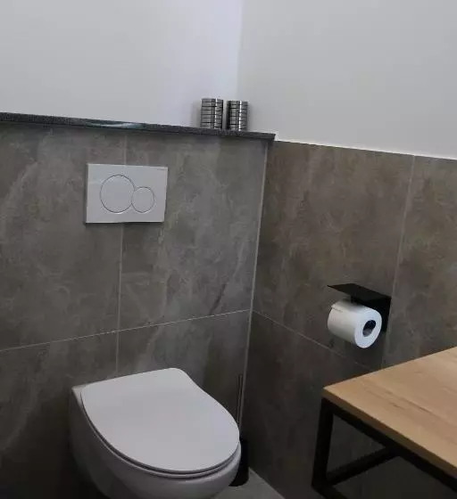 Majatalo Tokas   An Der Regiobahn