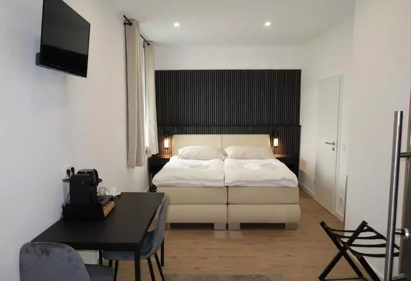 Majatalo Tokas   An Der Regiobahn