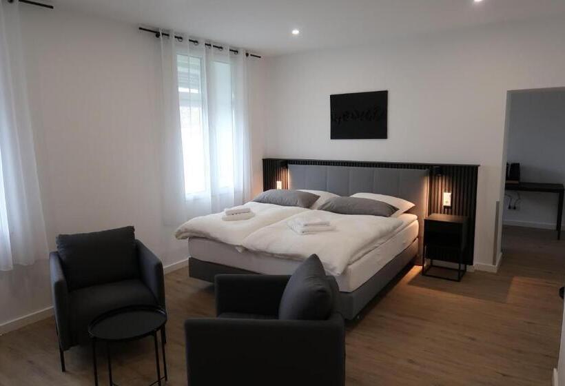 ペンション Tokas An Der Regiobahn