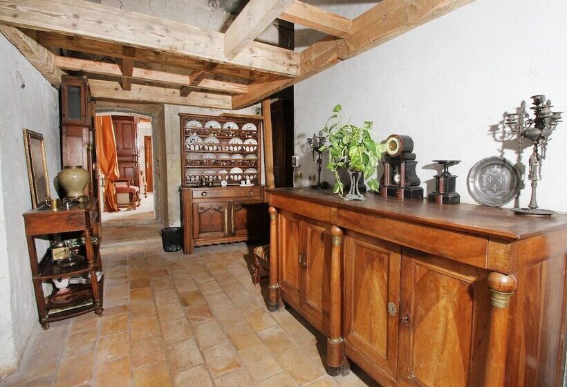 مبيت وإفطار Chateau De Mauras