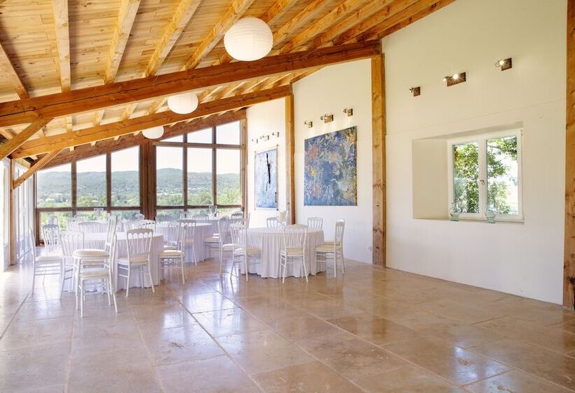 مبيت وإفطار Chateau De Mauras