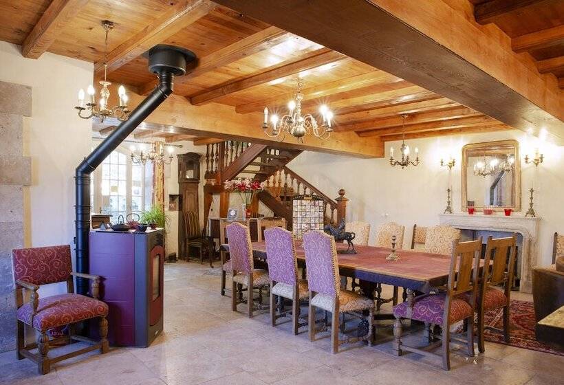 مبيت وإفطار Chateau De Mauras