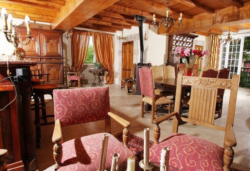 مبيت وإفطار Chateau De Mauras