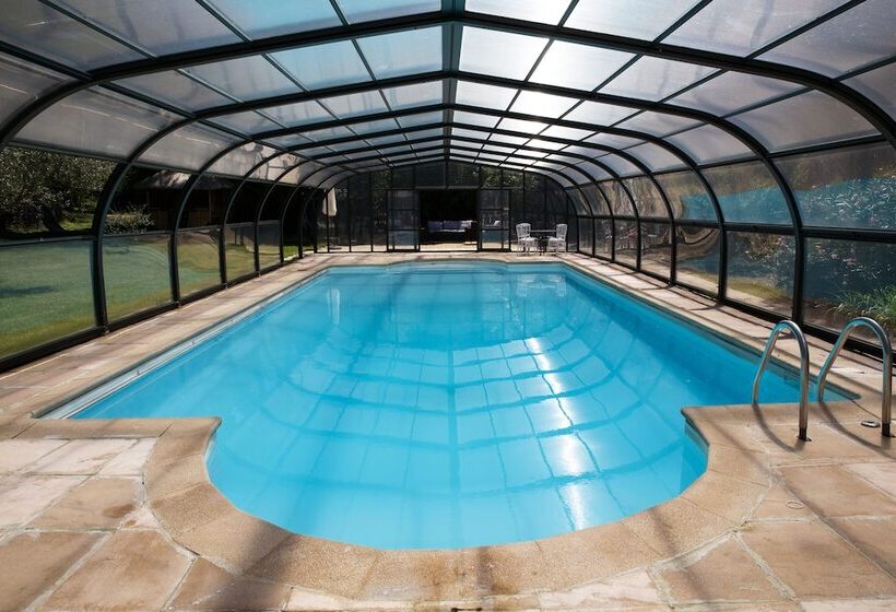 مبيت وإفطار Chateau De Mauras