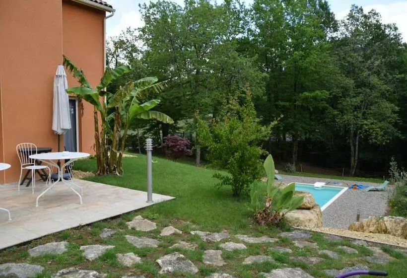 Aamiaismajoitus (B&B) La Colline Des Endrevies