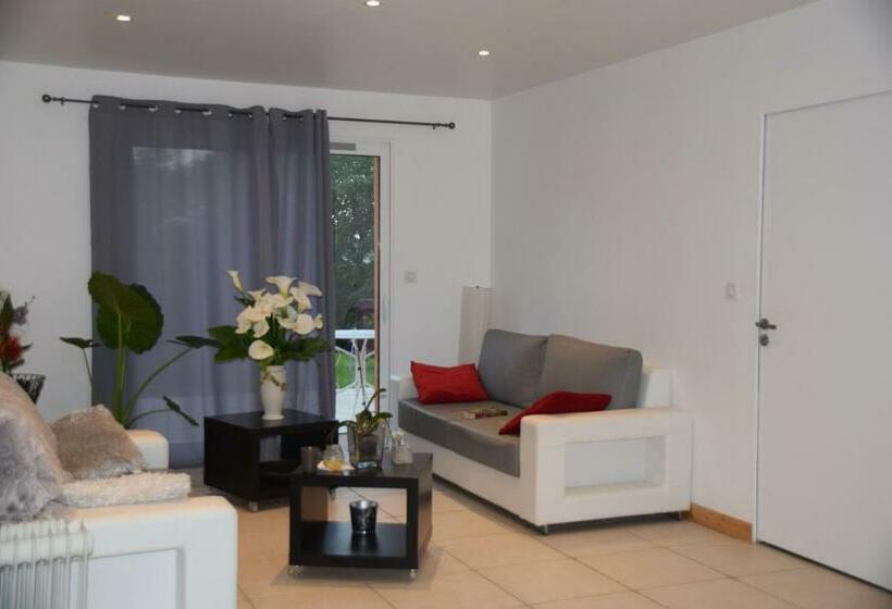 Bed and Breakfast La Colline Des Endrevies