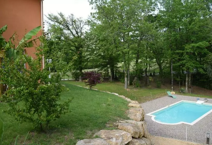 Aamiaismajoitus (B&B) La Colline Des Endrevies