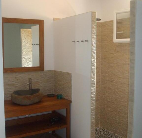 Bed and Breakfast La Colline Des Endrevies