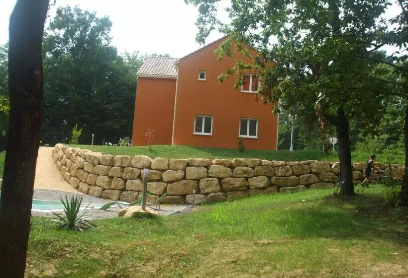 Aamiaismajoitus (B&B) La Colline Des Endrevies