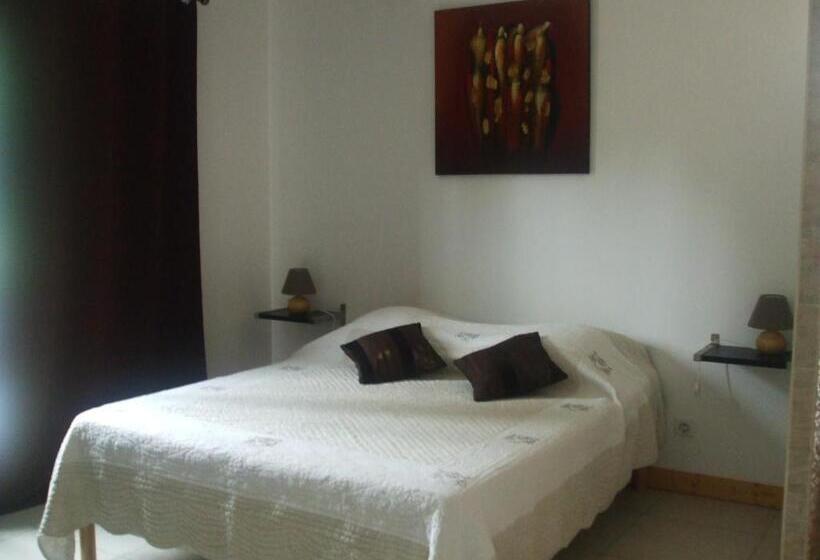 Bed and Breakfast La Colline Des Endrevies