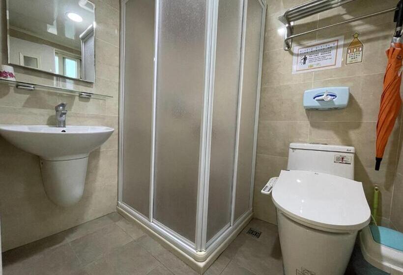 تختخواب و صبحانه N. Castle