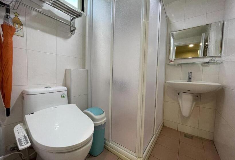 تختخواب و صبحانه N. Castle