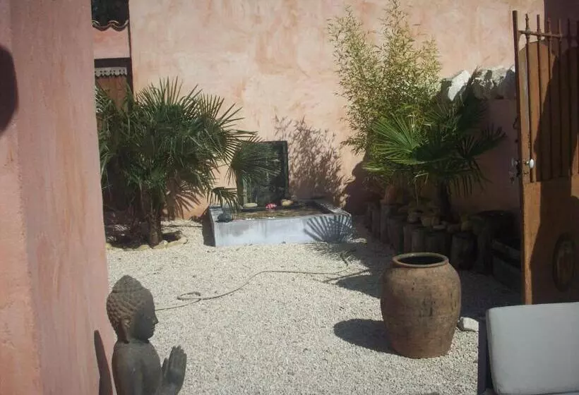 Aamiaismajoitus (B&B) Studios Et Chambre La Sauvasse