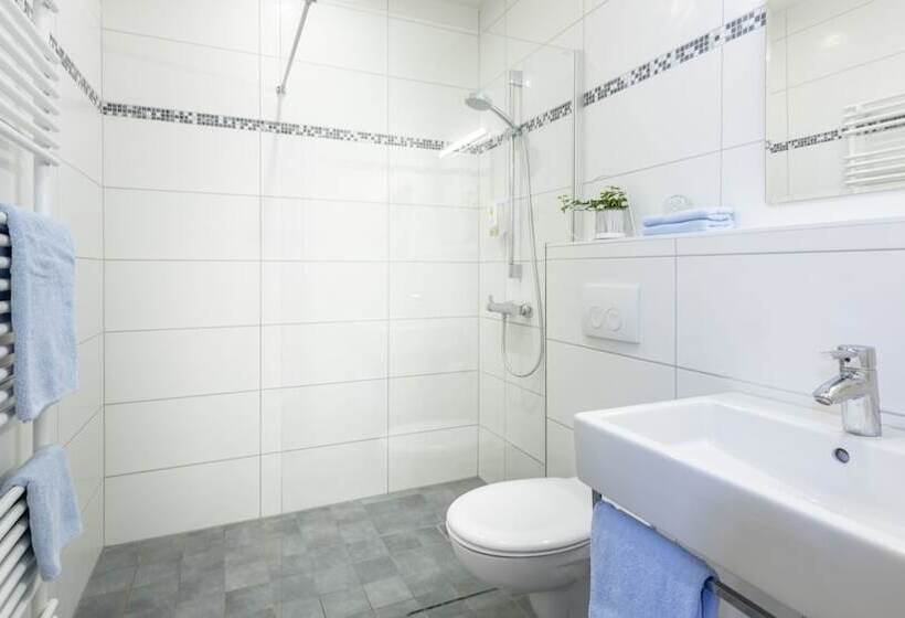 ホテル Am Wiesenweg L 24h Check In