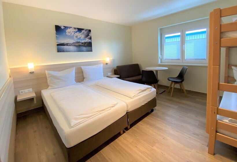 ホテル Am Wiesenweg L 24h Check In