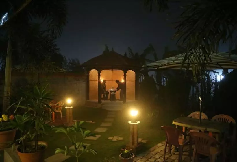 هتل Ananda Inn
