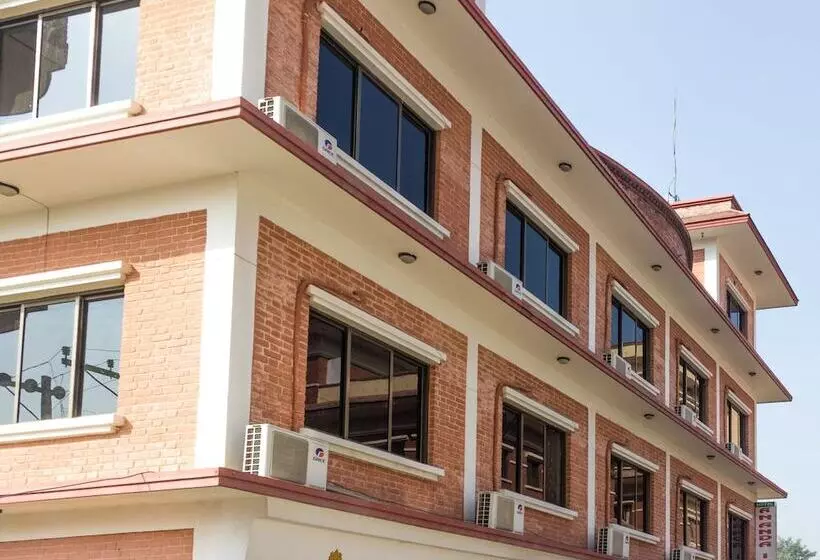 هتل Ananda Inn