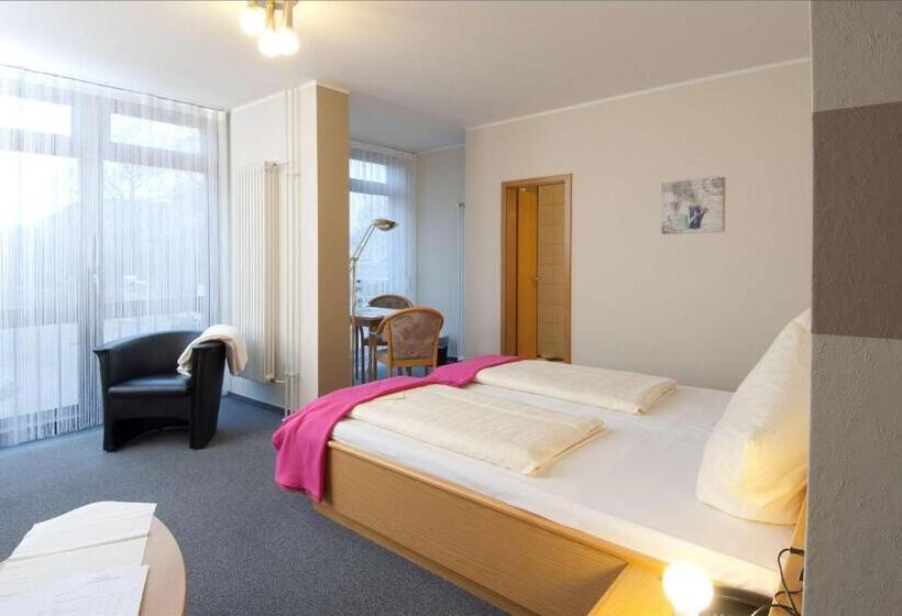 ホテル Garni Am Goetheplatz