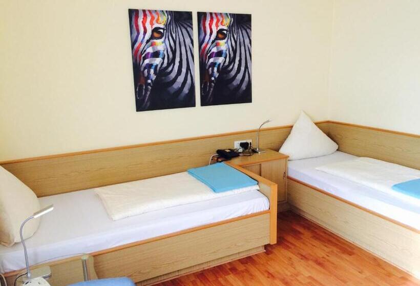 ホテル Garni Am Goetheplatz