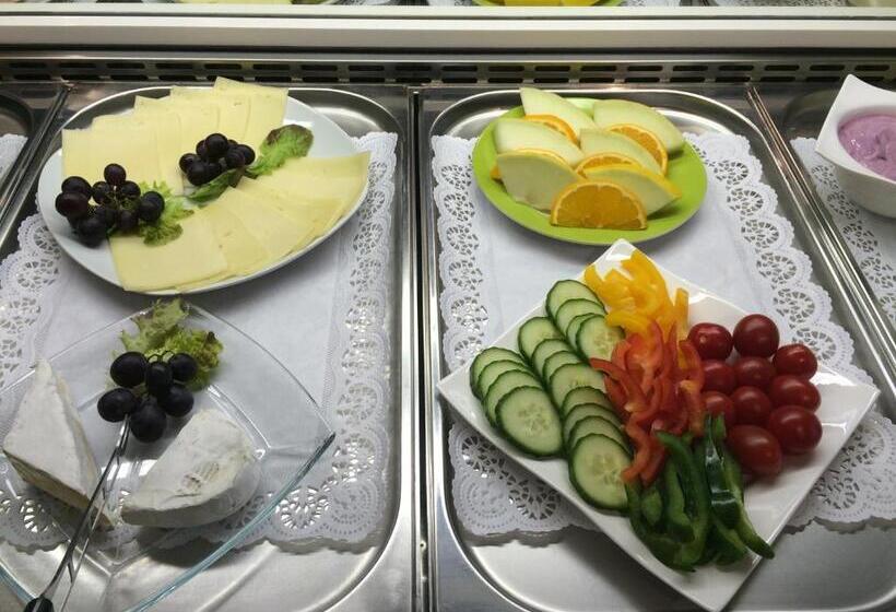 ホテル Garni Am Goetheplatz