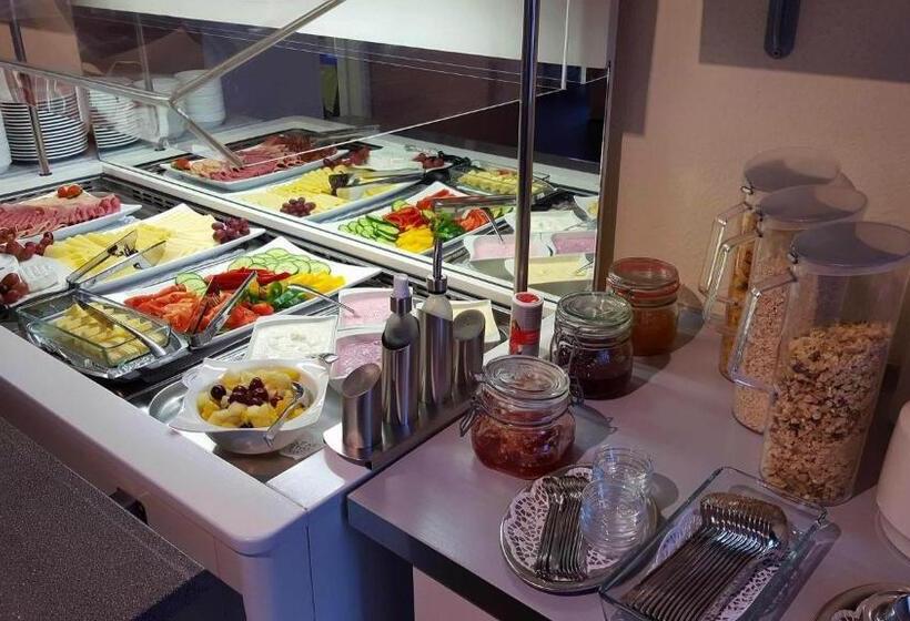 ホテル Garni Am Goetheplatz