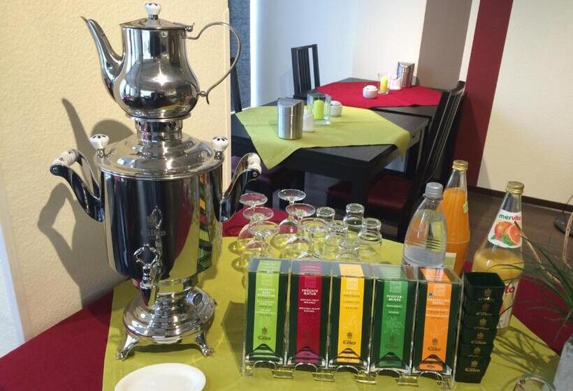 ホテル Garni Am Goetheplatz