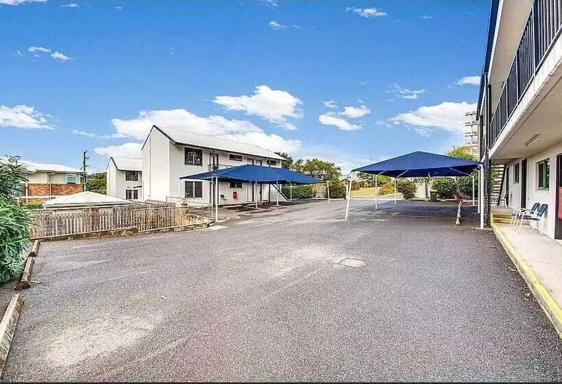 هتل Gladstone Capricorn Apartments