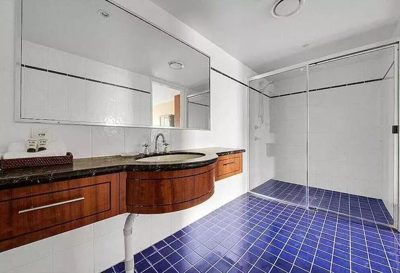هتل Gladstone Capricorn Apartments