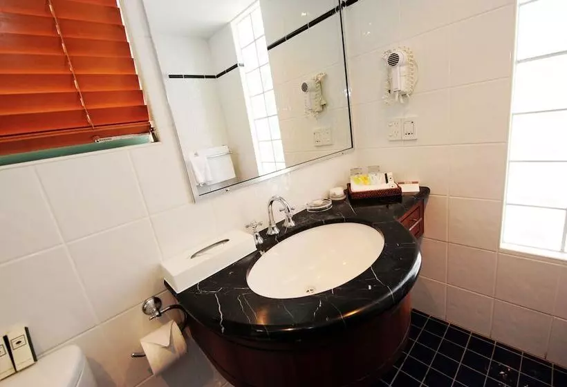 هتل Gladstone Capricorn Apartments